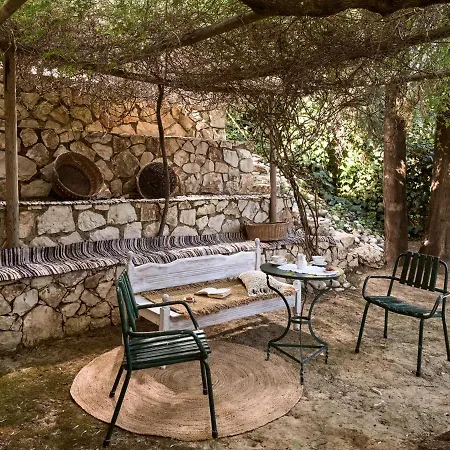 Vafias - Tranquil Location, Ideal For Large Groups, By Zantewize Vila