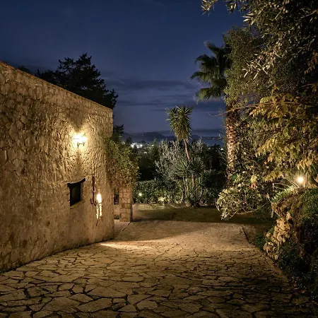 Vafias - Tranquil Location, Ideal For Large Groups, By Zantewize Vila